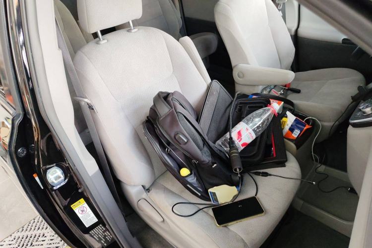 Used Toyota SIENNA 2016 3.5L Two-Wheel Drive 7-Seater Parallel Import Right Front Seat