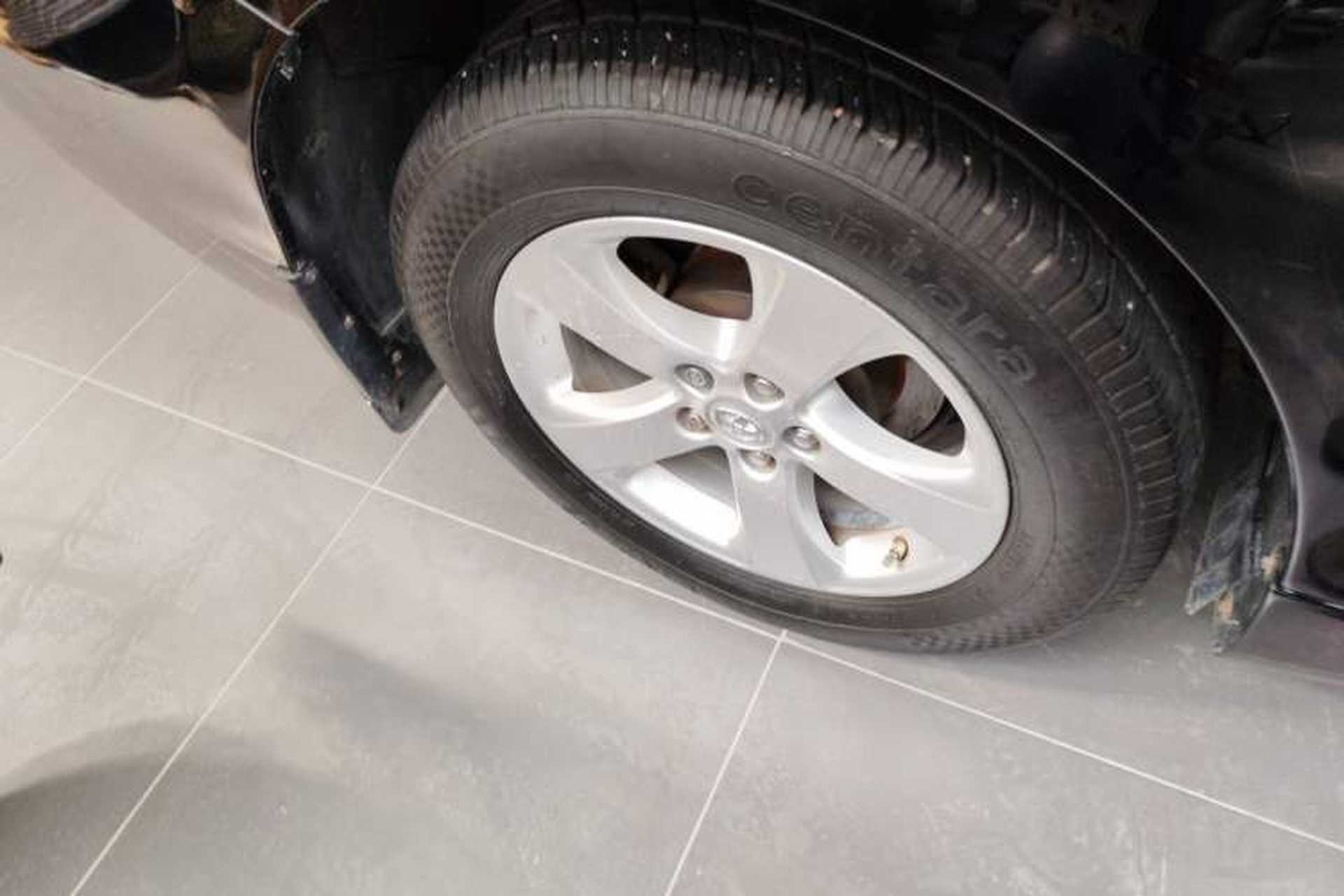 Used Toyota SIENNA 2016 3.5L Two-Wheel Drive 7-Seater Parallel Import Right Rear Wheel Hub