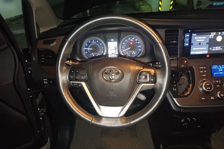 Used Toyota SIENNA  Steering Wheel