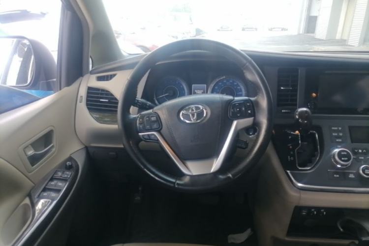 Used Toyota SIENNA  Steering Wheel