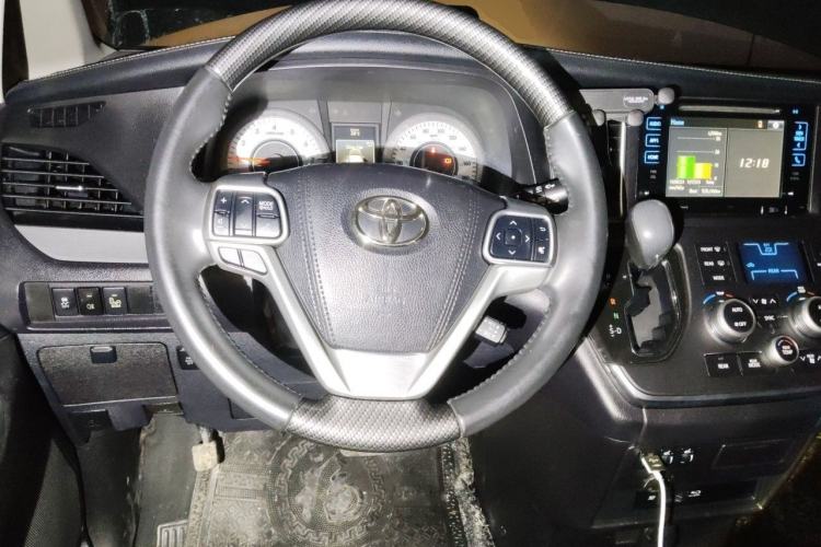 Used Toyota SIENNA 2016 3.5L Two-Wheel Drive 7-Seater Parallel Import Steering Wheel