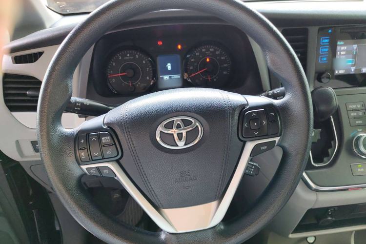 Used Toyota SIENNA 2016 3.5L Two-Wheel Drive 7-Seater Parallel Import Steering Wheel