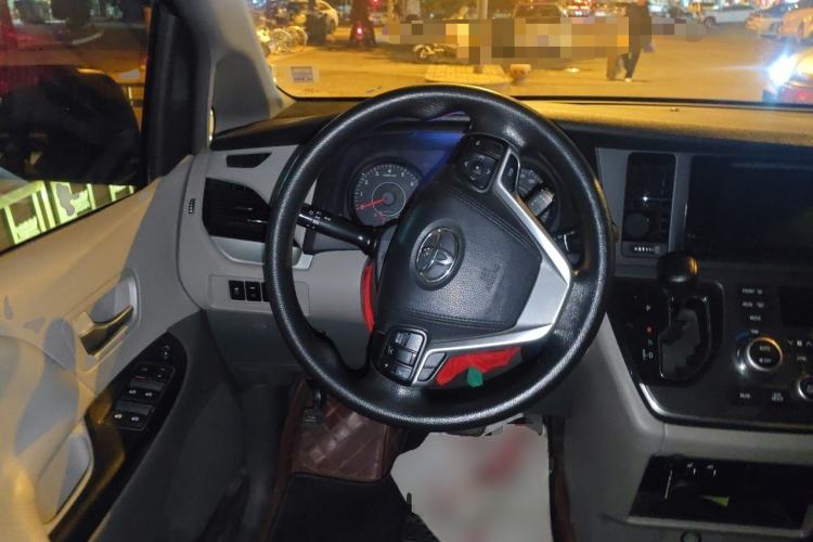 Used Toyota SIENNA  Steering Wheel