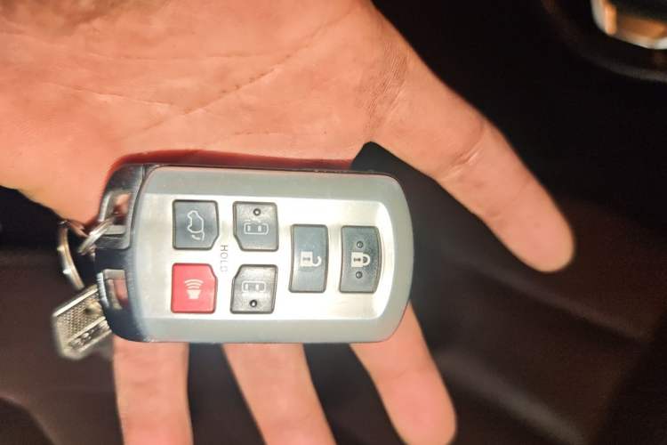 Used Toyota SIENNA  Vehicle Key