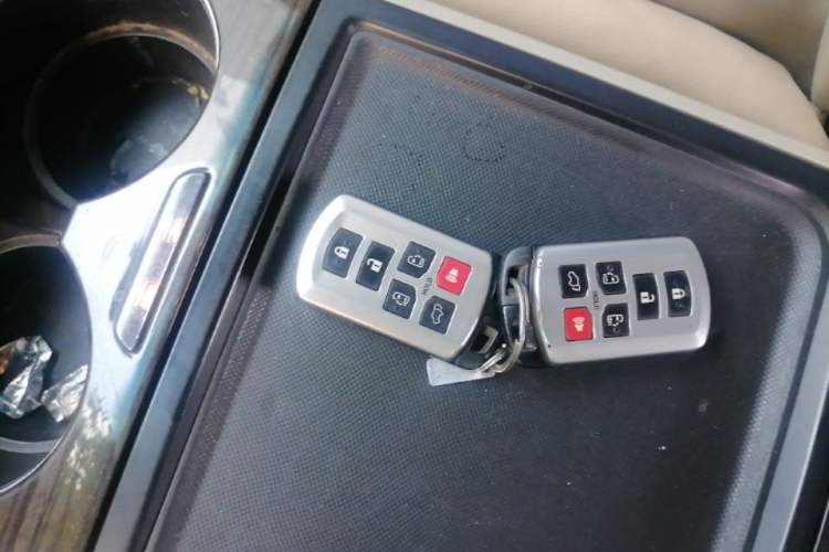 Used Toyota SIENNA  Vehicle Key