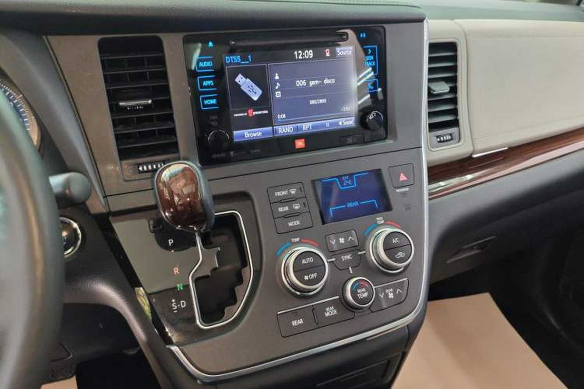 Used Toyota SIENNA 2016 3.5L Two-Wheel Drive 7-Seater Parallel Import Audio And AC Panel