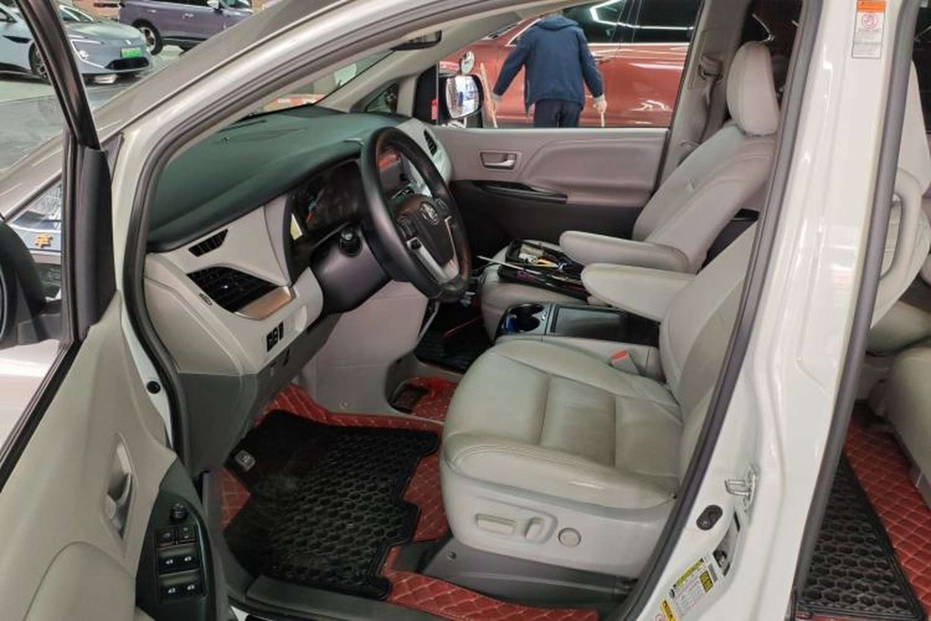 Used Toyota SIENNA 2016 3.5L Two-Wheel Drive 7-Seater Parallel Import Driver Seat