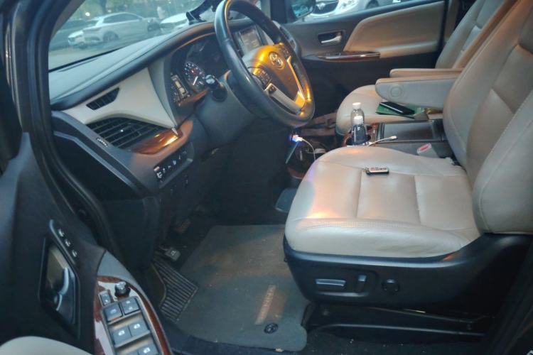 Used Toyota SIENNA  Driver Seat