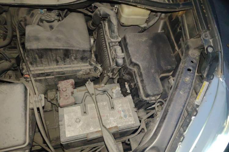 Used Toyota SIENNA  Engine Bay Left