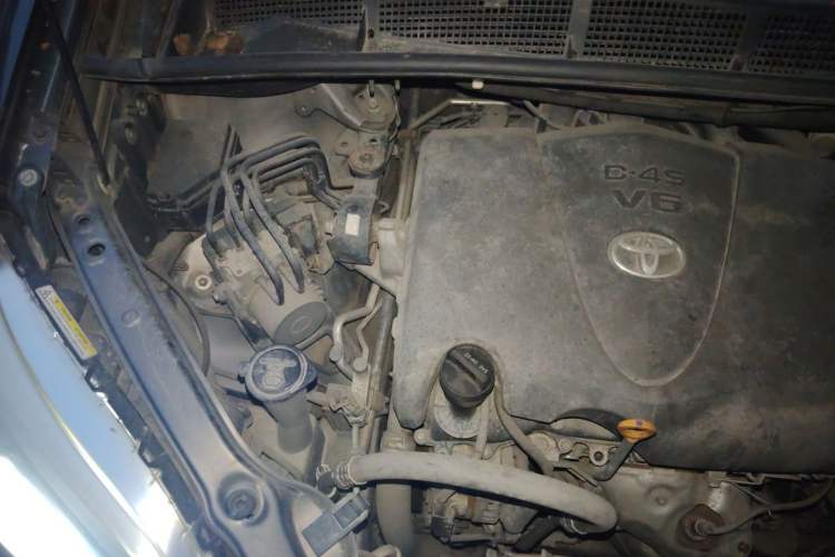 Used Toyota SIENNA  Engine Bay Right