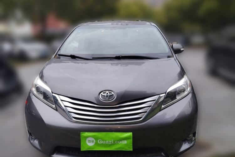 Used Toyota SIENNA  Front