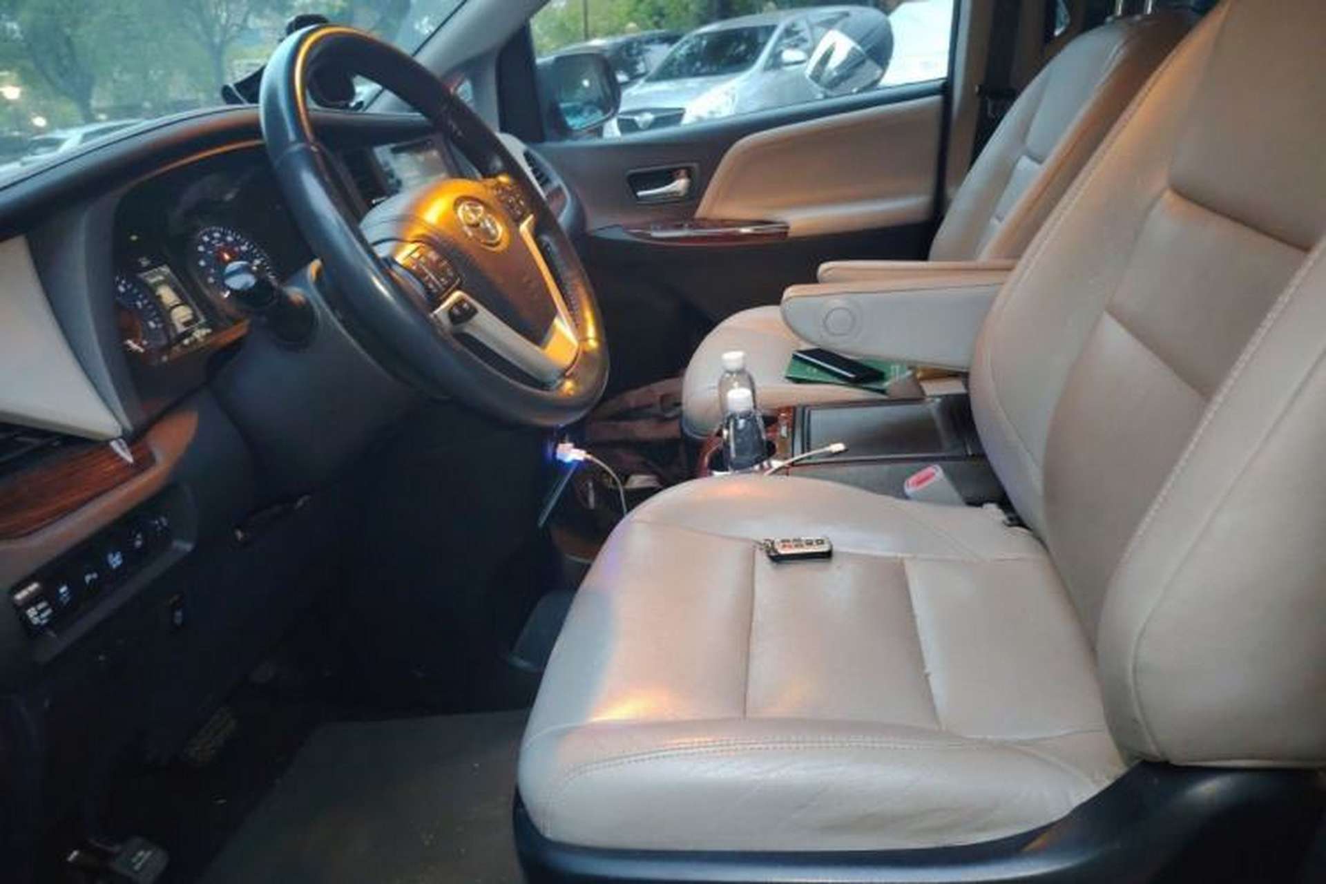 Used Toyota SIENNA  Left Front Seat