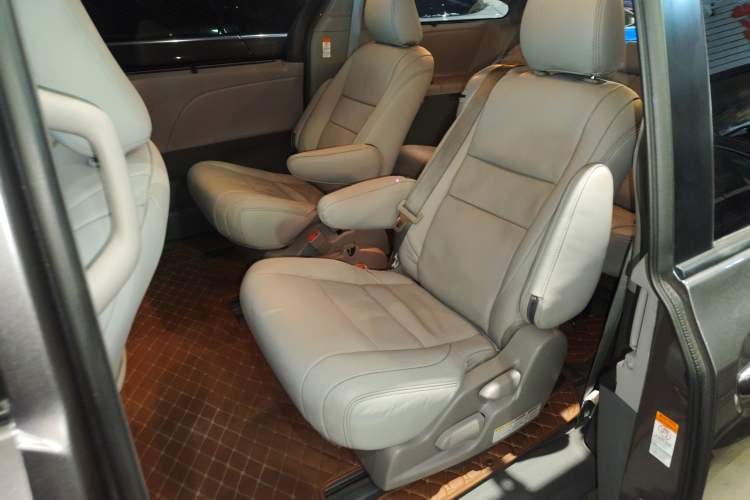 Used Toyota SIENNA 2016 3.5L Two-Wheel Drive 7-Seater Parallel Import Left Rear Seat