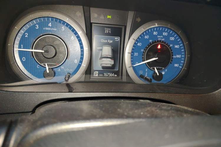 Used Toyota SIENNA  Odometer Close Up