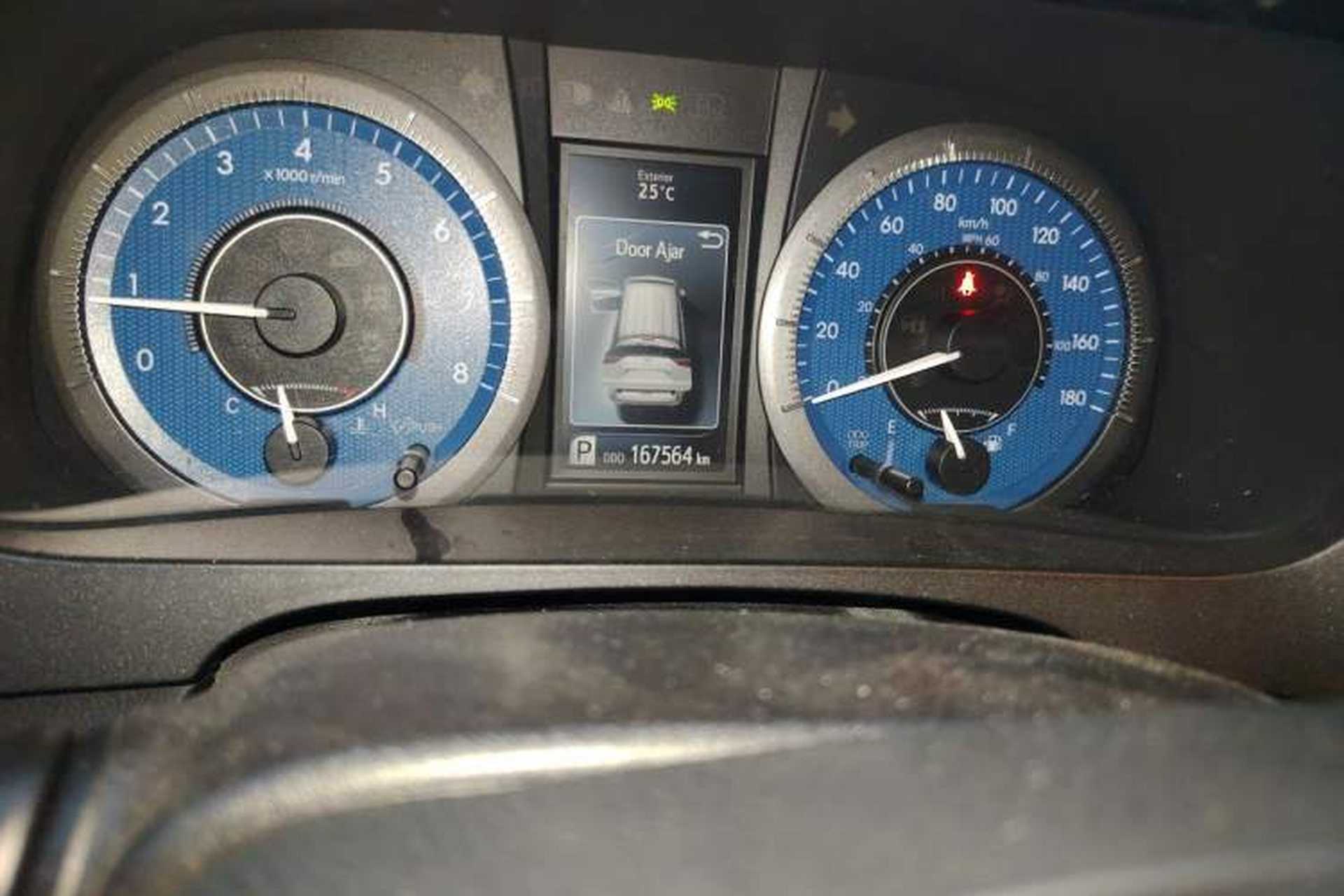 Used Toyota SIENNA  Odometer Close Up
