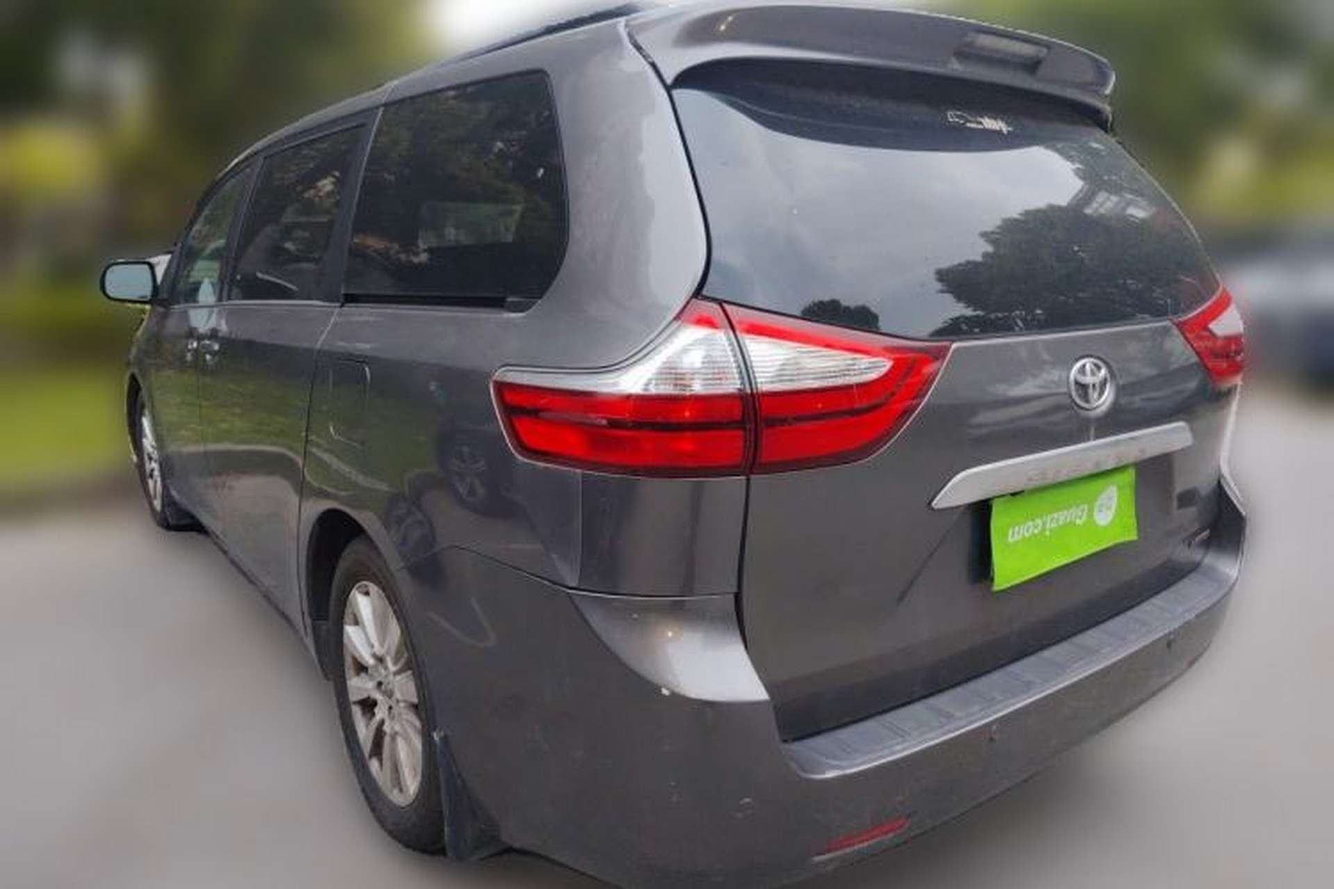 Used Toyota SIENNA  Rear Left 45 Deg