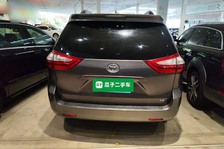 Used Toyota SIENNA 2016 3.5L Two-Wheel Drive 7-Seater Parallel Import Rear