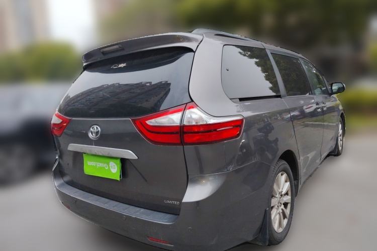 Used Toyota SIENNA  Rear Right 45 Deg