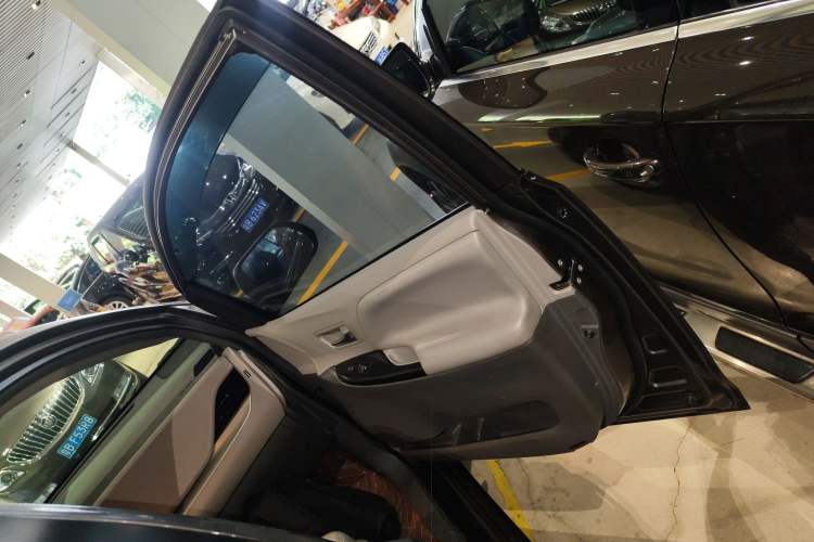 Used Toyota SIENNA 2016 3.5L Two-Wheel Drive 7-Seater Parallel Import Right Front Door Interior