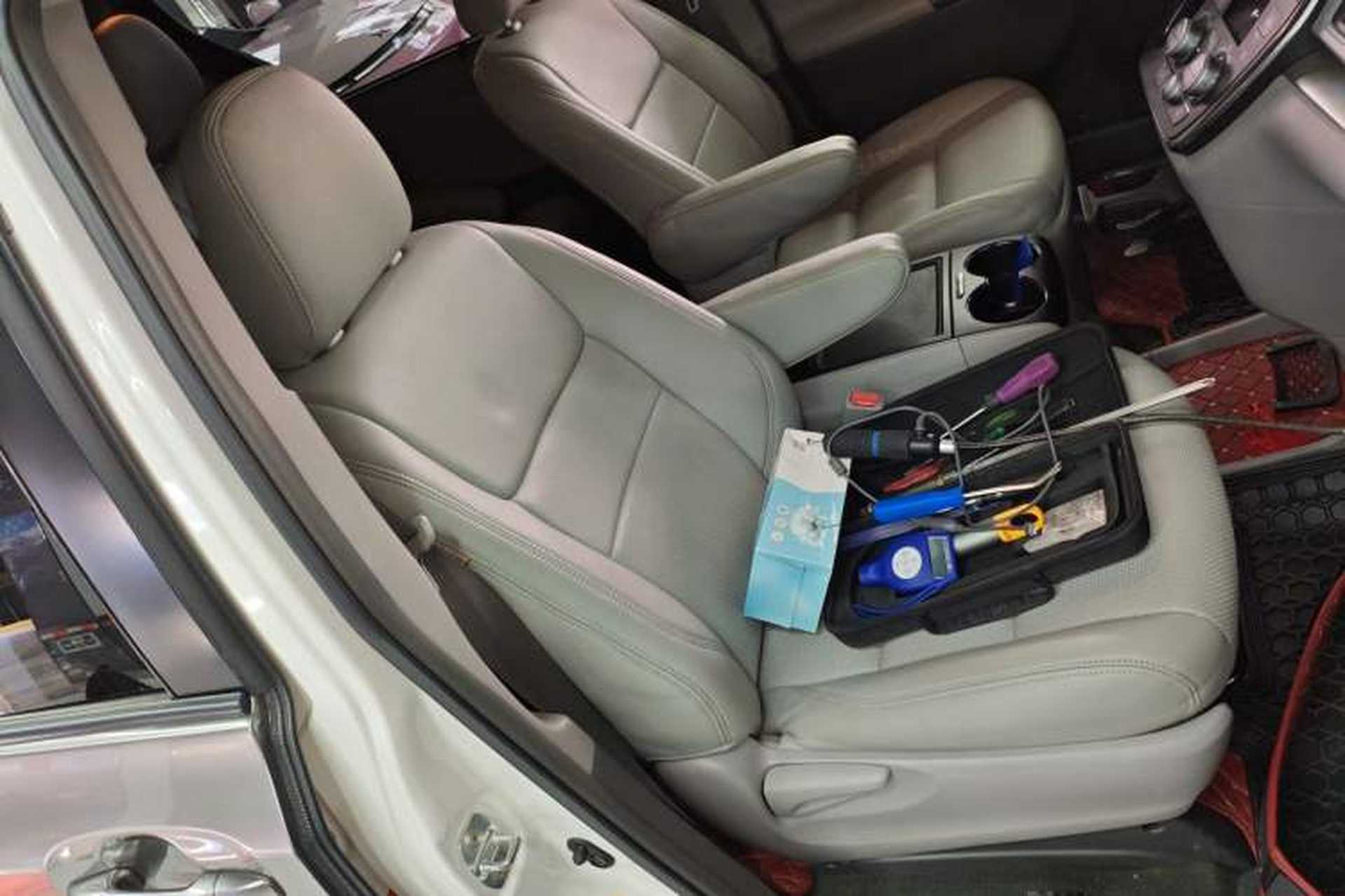 Used Toyota SIENNA 2016 3.5L Two-Wheel Drive 7-Seater Parallel Import Right Front Seat