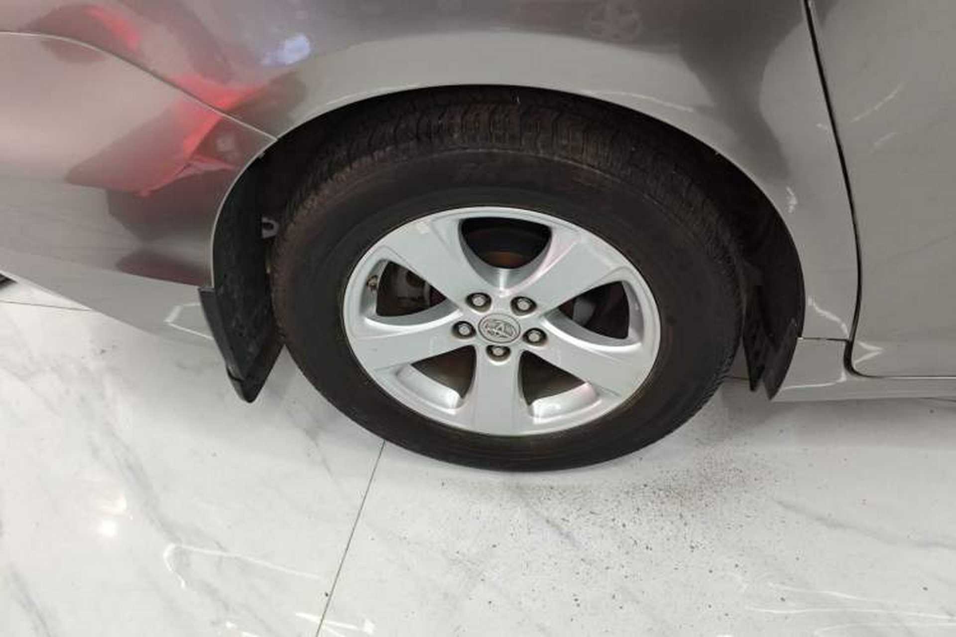 Used Toyota SIENNA 2016 3.5L Two-Wheel Drive 7-Seater Parallel Import Right Rear Wheel Hub