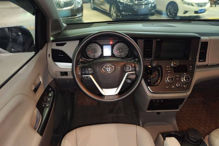 Used Toyota SIENNA 2016 3.5L Two-Wheel Drive 7-Seater Parallel Import Steering Wheel