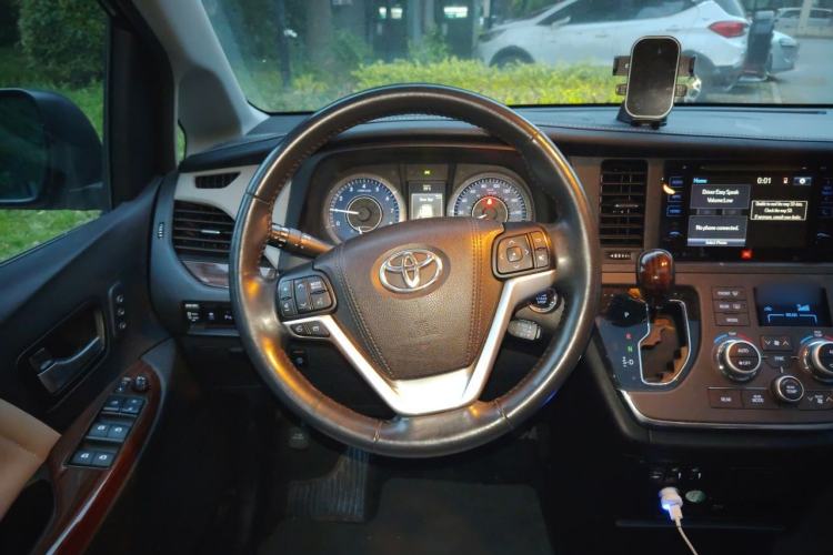 Used Toyota SIENNA  Steering Wheel