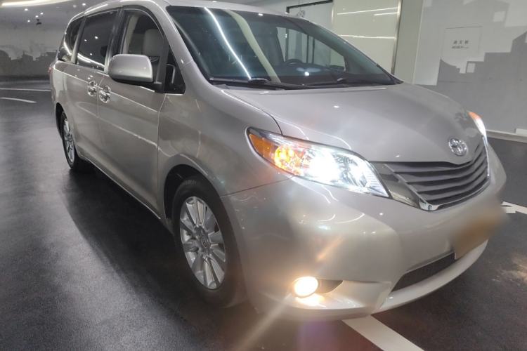 Used Toyota SIENNA 2016 3.5L Two-Wheel Drive 7-Seater Parallel Import Exterior 2