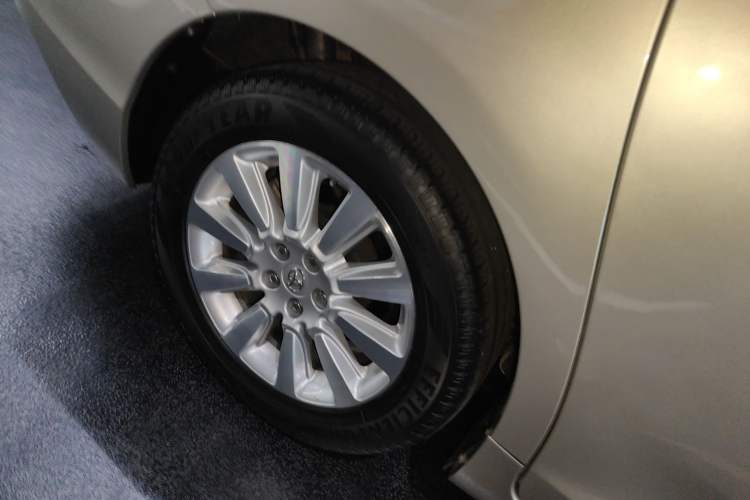 Used Toyota SIENNA 2016 3.5L Two-Wheel Drive 7-Seater Parallel Import Exterior 8