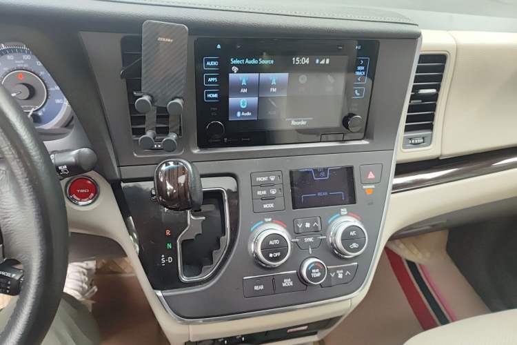 Used Toyota SIENNA  Audio And AC Panel