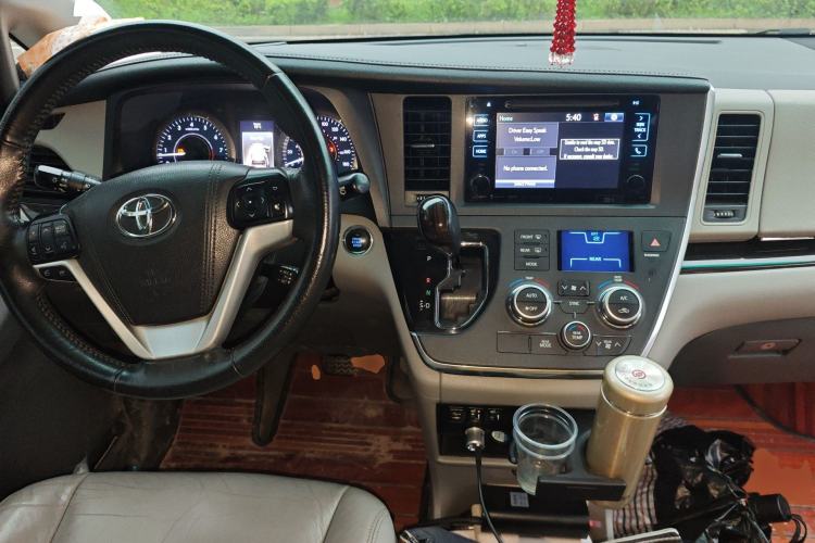 Used Toyota SIENNA  Center Console