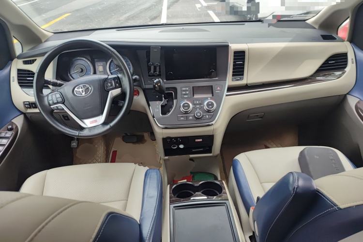 Used Toyota SIENNA  Center Console