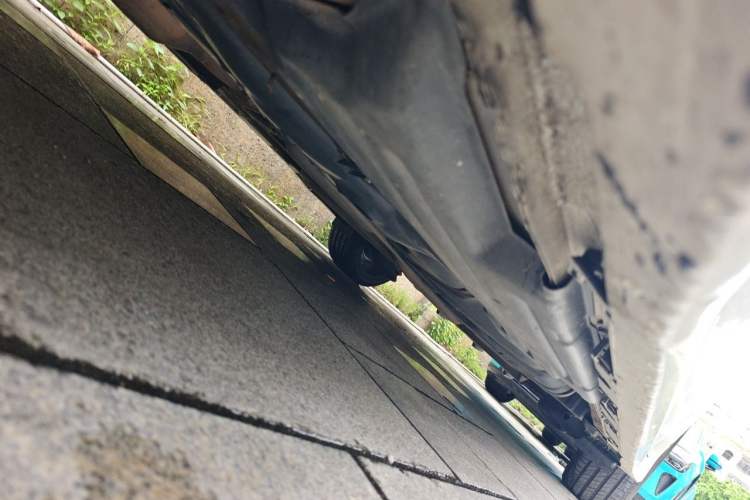 Used Toyota SIENNA  Chassis Front Left