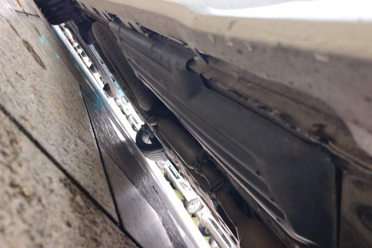 Used Toyota SIENNA  Chassis Front Right