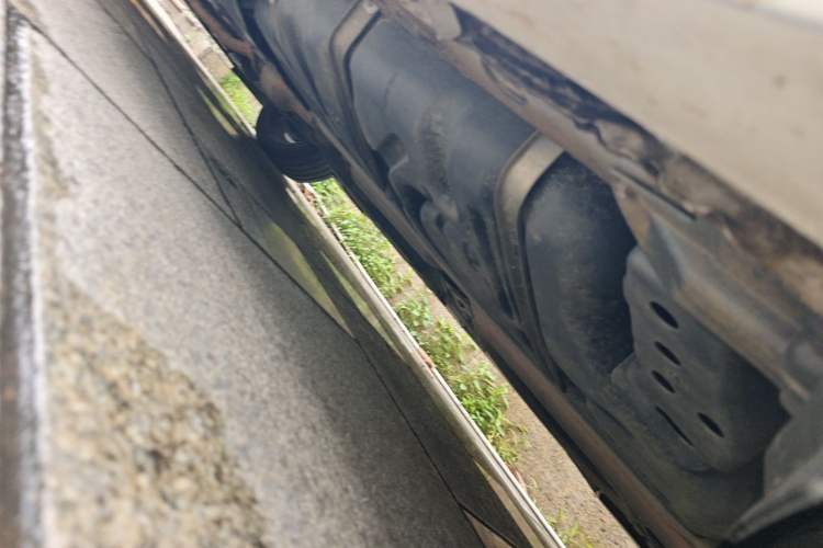 Used Toyota SIENNA  Chassis Rear Left