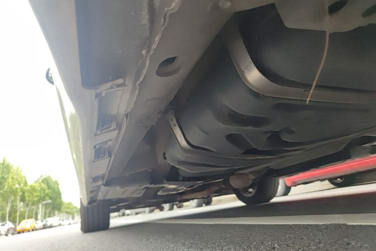 Used Toyota SIENNA  Chassis Rear Left