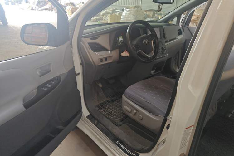 Used Toyota SIENNA  Driver Seat