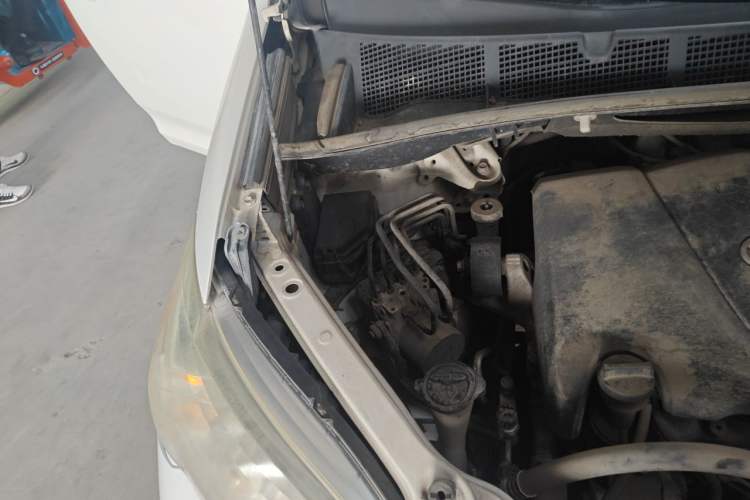 Used Toyota SIENNA  Engine Bay Right