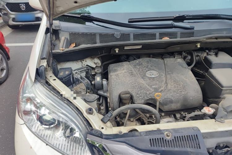 Used Toyota SIENNA  Engine Bay Right
