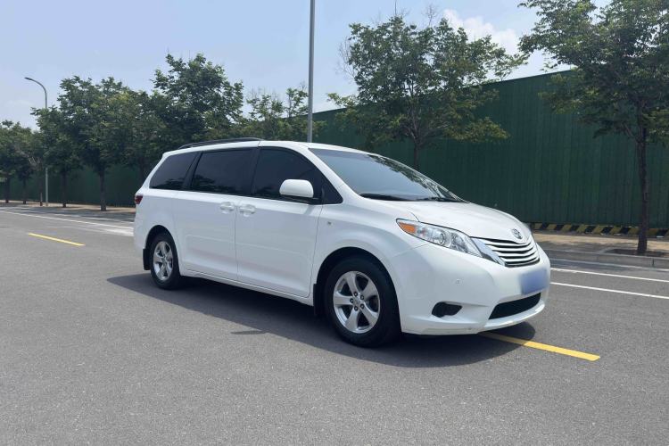 Used Toyota SIENNA 2016 3.5L Two-Wheel Drive 7-Seater Parallel Import Exterior 2
