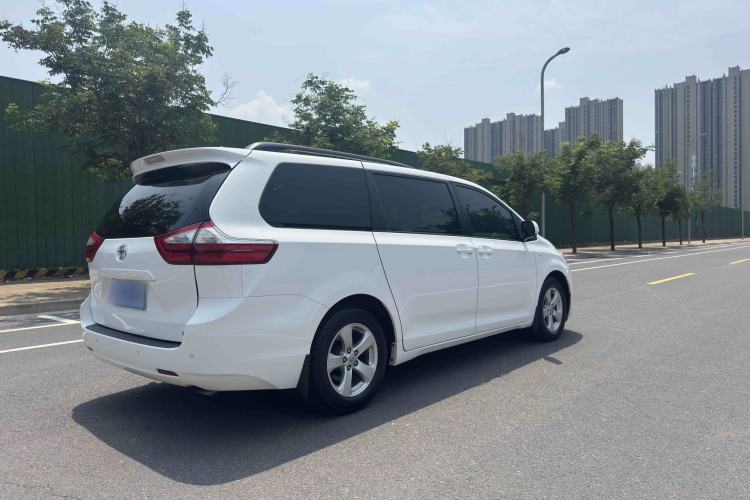 Used Toyota SIENNA 2016 3.5L Two-Wheel Drive 7-Seater Parallel Import Exterior 6