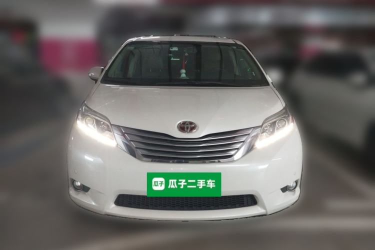 Used Toyota SIENNA  Front