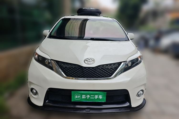 Used Toyota SIENNA  Front