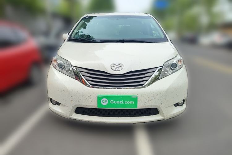 Used Toyota SIENNA  Front