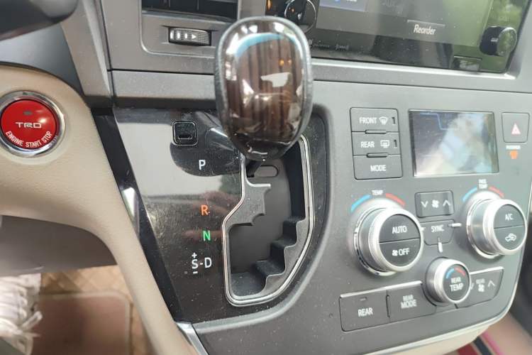 Used Toyota SIENNA  Gear Lever