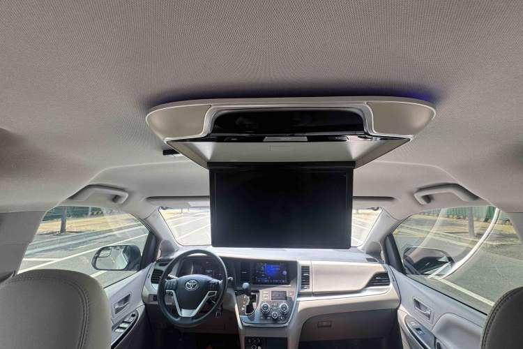 Used Toyota SIENNA 2016 3.5L Two-Wheel Drive 7-Seater Parallel Import Interior 6