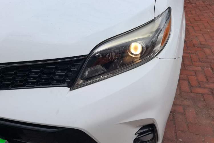 Used Toyota SIENNA 2016 3.5L Two-Wheel Drive 7-Seater Parallel Import Left Front Headlight
