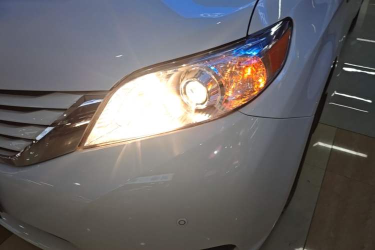 Used Toyota SIENNA 2016 3.5L Two-Wheel Drive 7-Seater Parallel Import Left Front Headlight