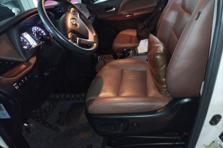 Used Toyota SIENNA  Left Front Seat