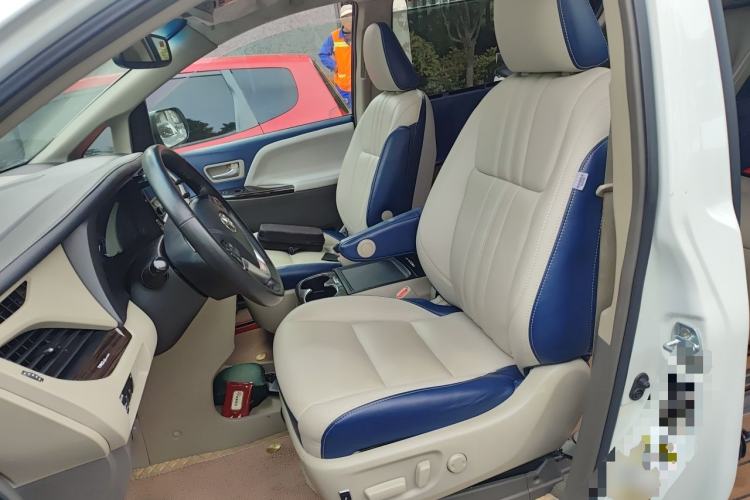 Used Toyota SIENNA  Left Front Seat